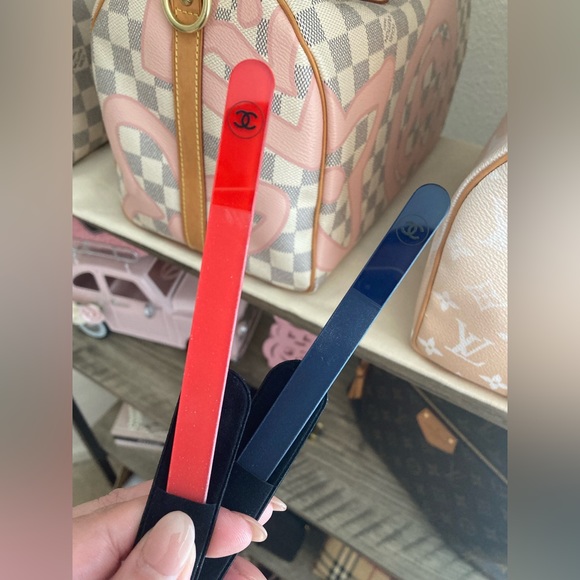 Chanel * Limited Edition glass nail file - Brand New - Picture 2 of 7